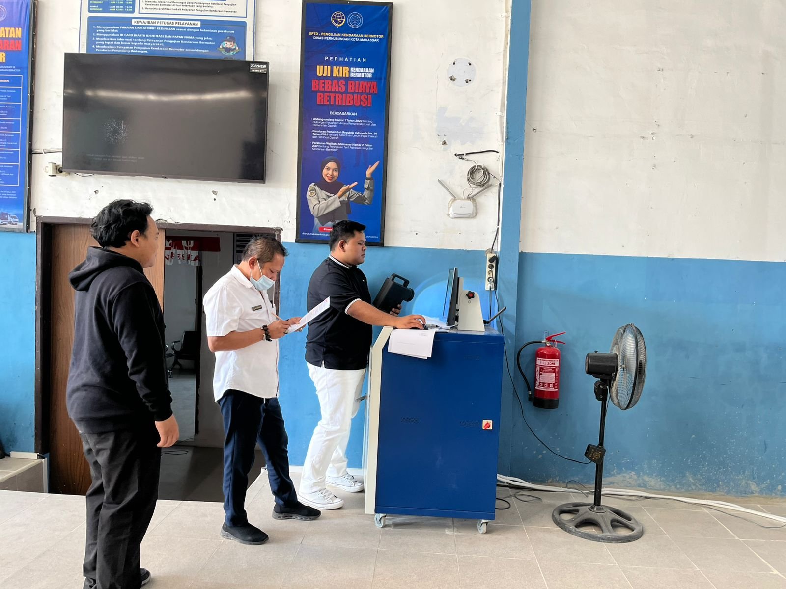 Pemeriksaan perangkat dan controller bersama operator